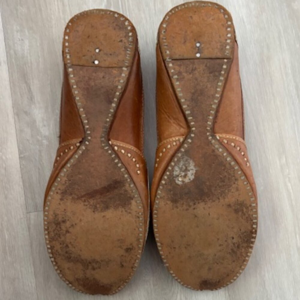 Elegant Bridal Punjabi Jutti - Traditional Handmade Leather Wedding Footwear - Picture 4 of 4